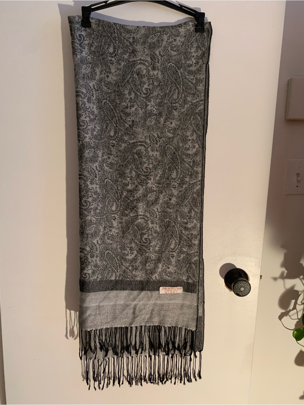 PASHMINA, 70% pashmina wool and 30% silk , Women’s Gray Paisley woven shawl